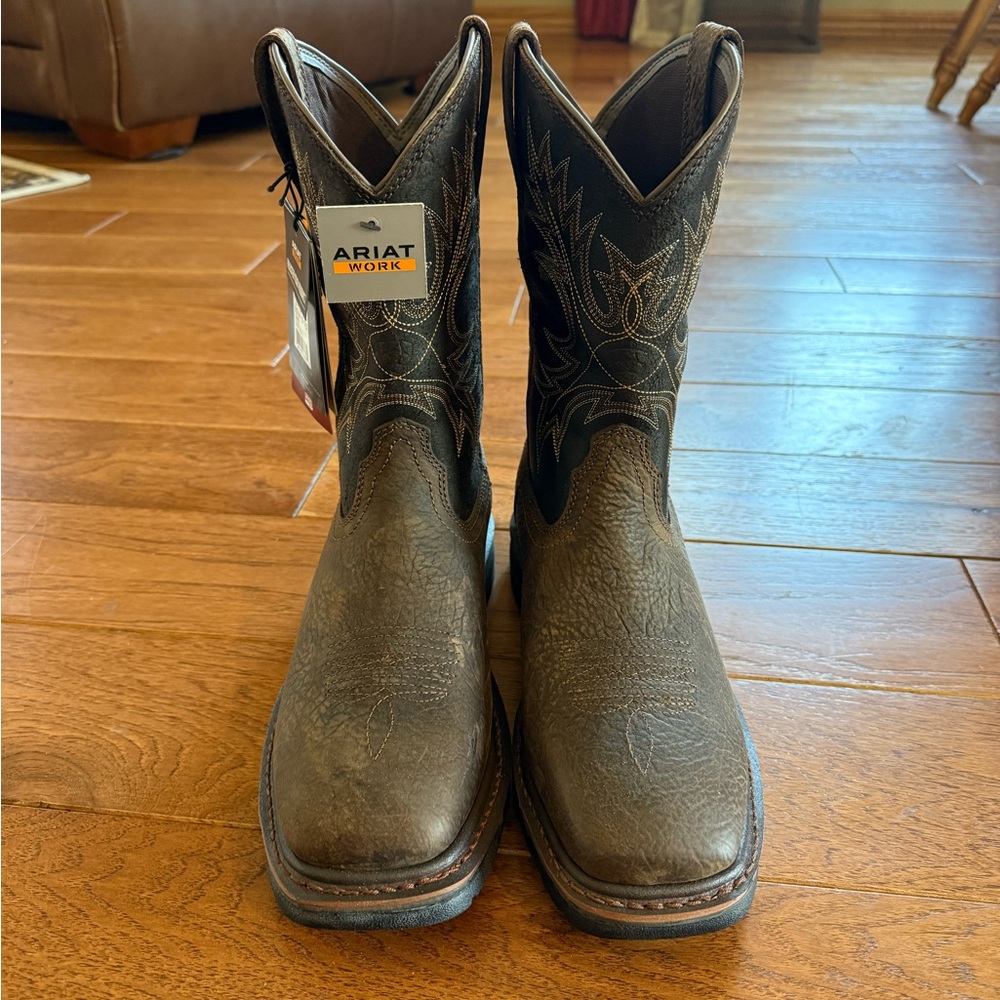 Ariat Brown Western Boots with Embroidered Accents